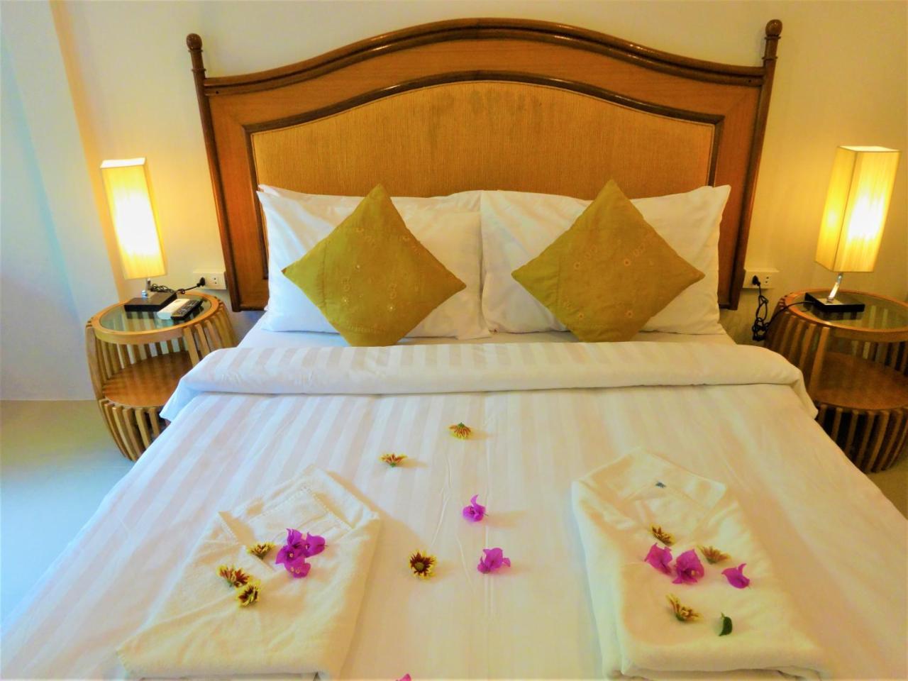 Bangrak Pier Samui Resort Экстерьер фото