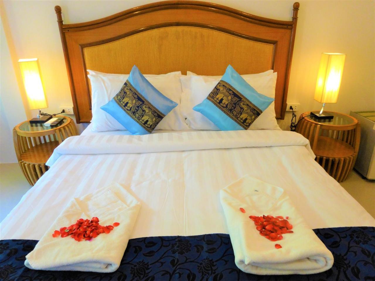 Bangrak Pier Samui Resort Экстерьер фото